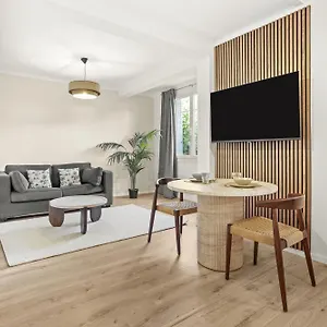  Appartement 200m à Pied Place Des Lices Avec Parking
